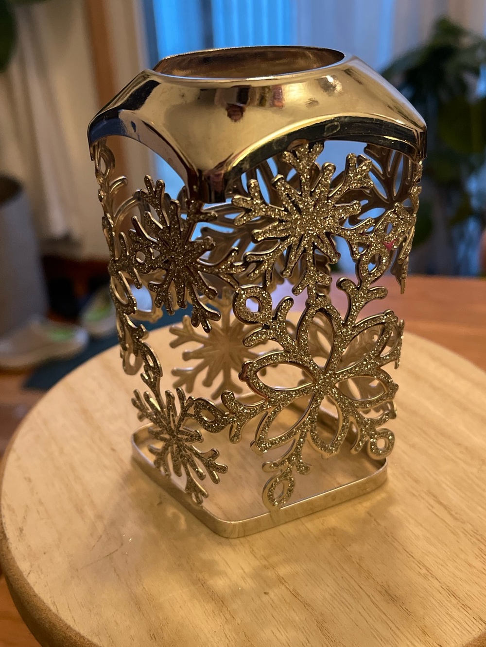 Bath & Body Works Winter Glitter Snowflake Metal Soap Holder Cover